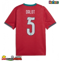 Camisa de Futebol Portugal Diogo Dalot #5 Equipamento Principal Mundo 2026 Manga Curta